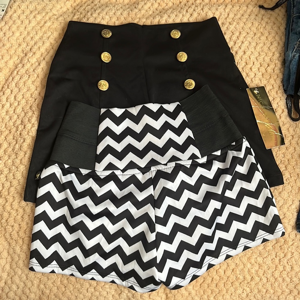 Set of 2 Nicki Minaj shorts